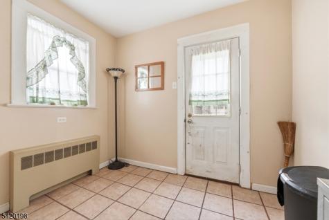 27 Reservoir Place Belleville NJ 07109