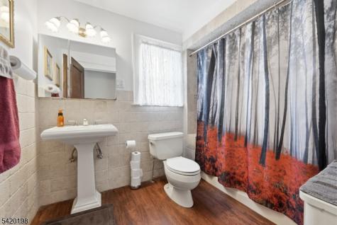 27 Reservoir Place Belleville NJ 07109