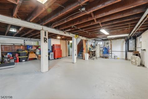 27 Reservoir Place Belleville NJ 07109
