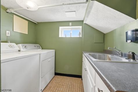 27 Reservoir Place Belleville NJ 07109