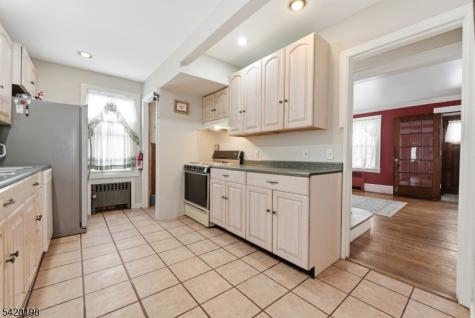 27 Reservoir Place Belleville NJ 07109