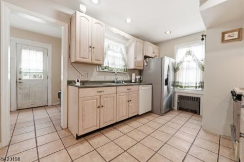 27 Reservoir Place Belleville NJ 07109