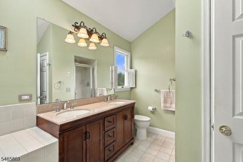 213 Arbor Drive Greenwich NJ 08886