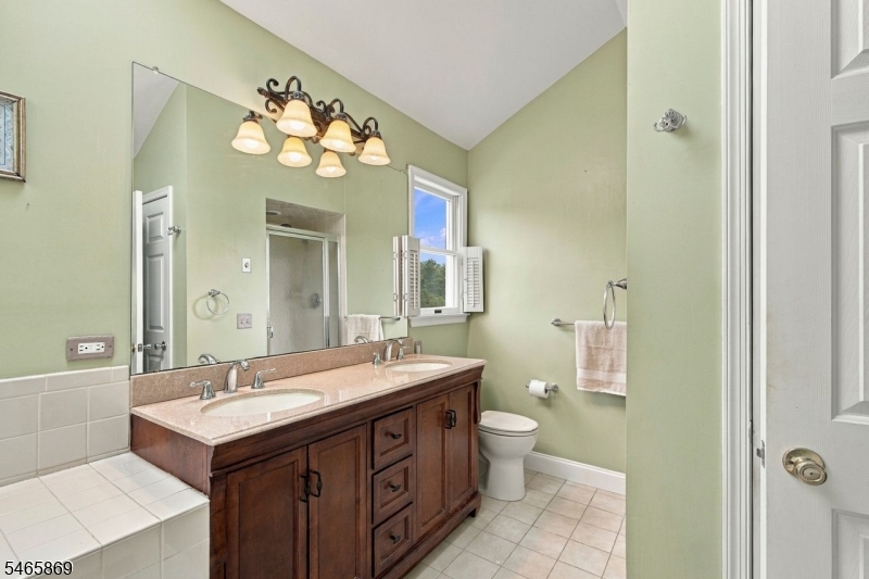 213 Arbor Drive Greenwich NJ 08886