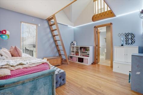 3 Hillbrook Lane Holland NJ 08848
