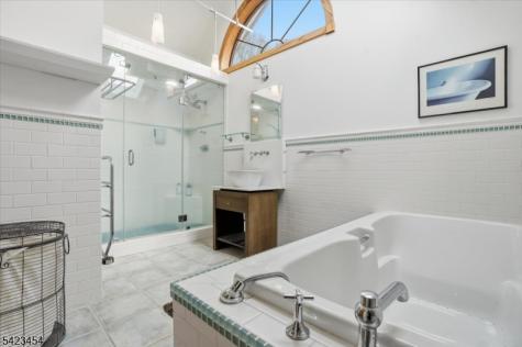 3 Hillbrook Lane Holland NJ 08848