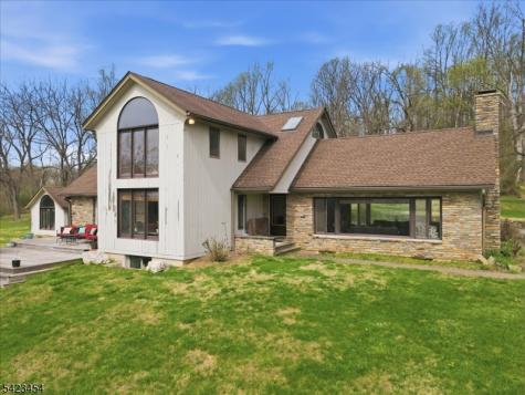 3 Hillbrook Lane Holland NJ 08848