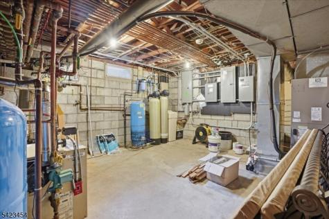 3 Hillbrook Lane Holland NJ 08848
