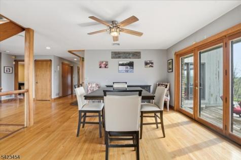 3 Hillbrook Lane Holland NJ 08848