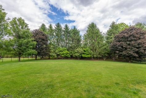13 Briarwood Road Washington NJ 07853