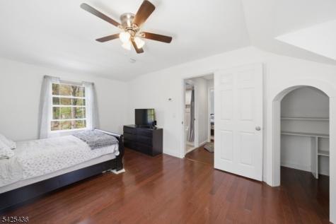 32 Pine Hill Road Mahwah NJ 07430