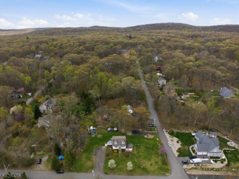32 Pine Hill Road Mahwah NJ 07430