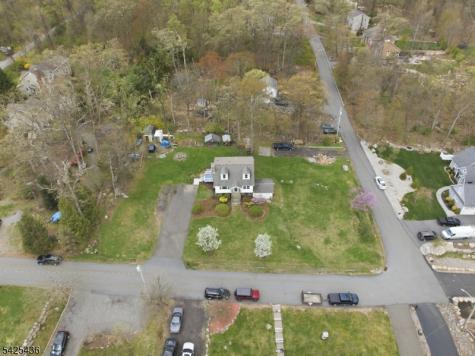 32 Pine Hill Road Mahwah NJ 07430