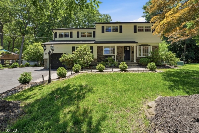 3 Richard Drive W Mount Arlington NJ 07856