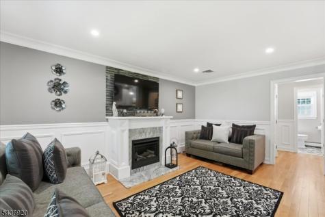 3 Richard Drive W Mount Arlington NJ 07856