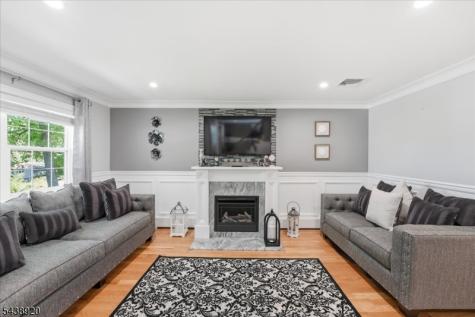 3 Richard Drive W Mount Arlington NJ 07856