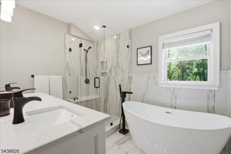 3 Richard Drive W Mount Arlington NJ 07856