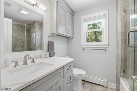 3 Richard Drive W Mount Arlington NJ 07856
