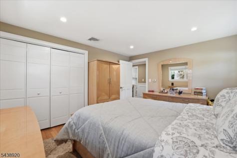 3 Richard Drive W Mount Arlington NJ 07856