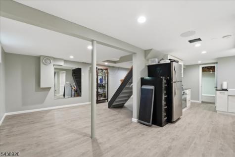 3 Richard Drive W Mount Arlington NJ 07856