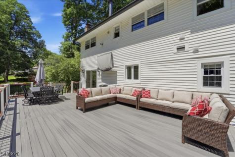 3 Richard Drive W Mount Arlington NJ 07856