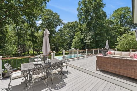 3 Richard Drive W Mount Arlington NJ 07856