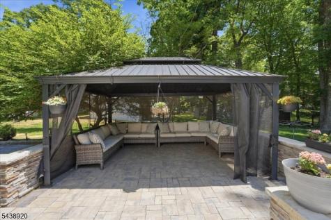 3 Richard Drive W Mount Arlington NJ 07856
