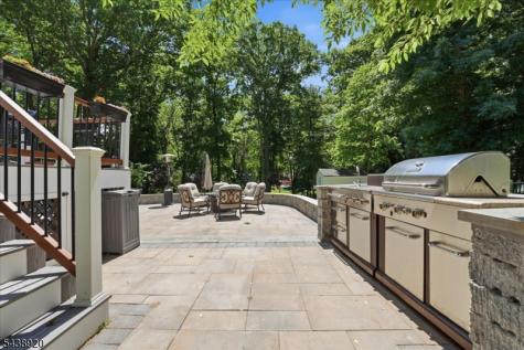 3 Richard Drive W Mount Arlington NJ 07856