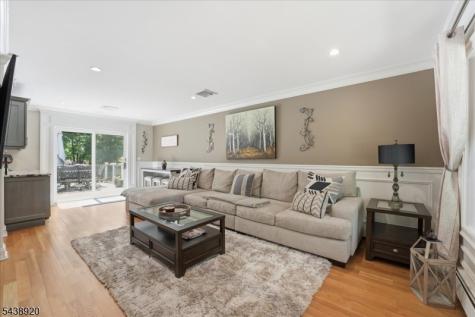 3 Richard Drive W Mount Arlington NJ 07856