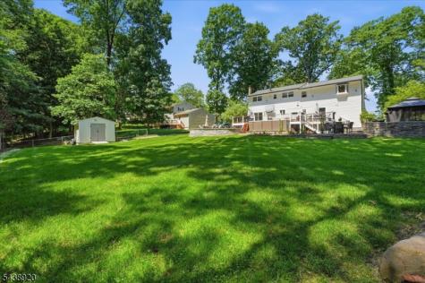 3 Richard Drive W Mount Arlington NJ 07856