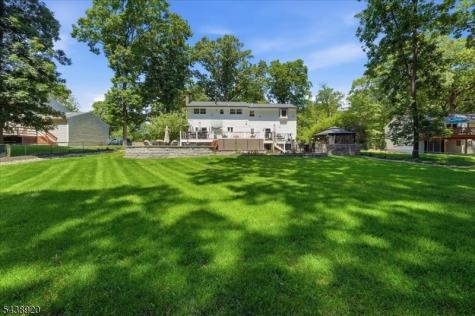 3 Richard Drive W Mount Arlington NJ 07856