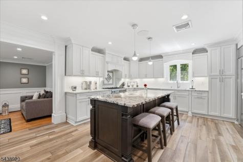 3 Richard Drive W Mount Arlington NJ 07856