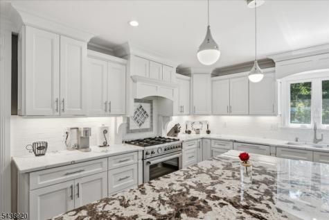 3 Richard Drive W Mount Arlington NJ 07856