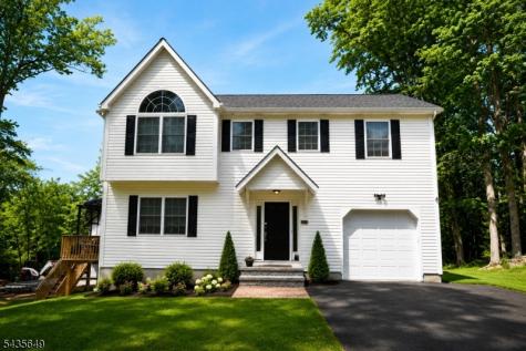 25 Richards Road Hopatcong NJ 07843
