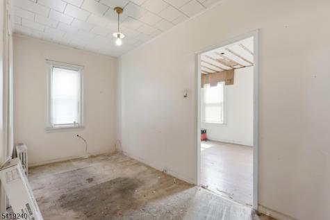 130 19TH Avenue Irvington NJ 07111