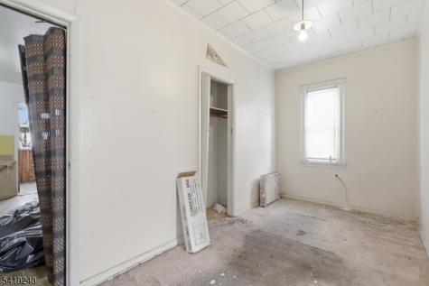 130 19TH Avenue Irvington NJ 07111