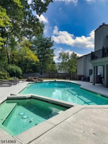 22 Post Lane Livingston NJ 07039