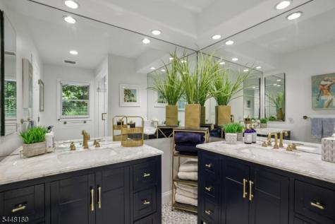 2 Jared Court Randolph NJ 07945