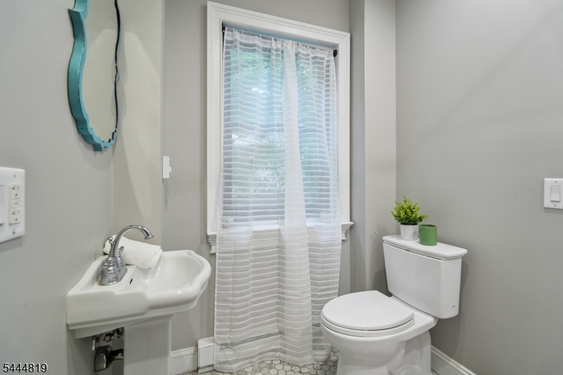 70 Hillside Avenue West Orange NJ 07052