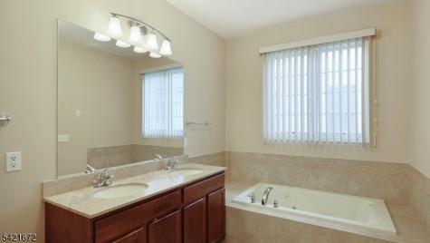 84 Patriots Way Franklin NJ 08873
