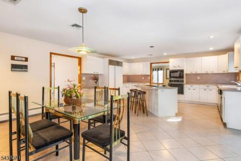 25 Wood Chase Lane Kinnelon NJ 07405
