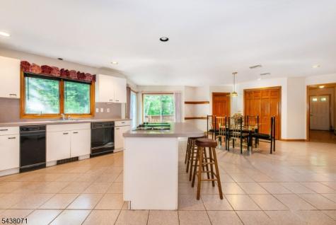 25 Wood Chase Lane Kinnelon NJ 07405