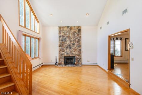 25 Wood Chase Lane Kinnelon NJ 07405