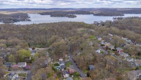 44 Fordham Trail Hopatcong NJ 07843