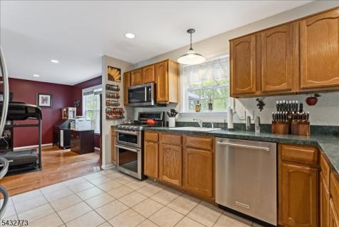 4 Pembrook Court Liberty NJ 07838