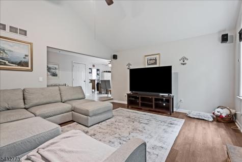 4 Pembrook Court Liberty NJ 07838