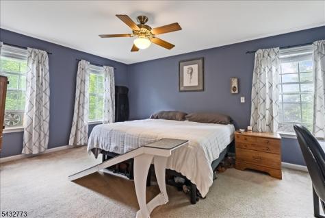 4 Pembrook Court Liberty NJ 07838