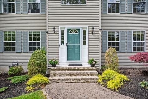 4 Pembrook Court Liberty NJ 07838
