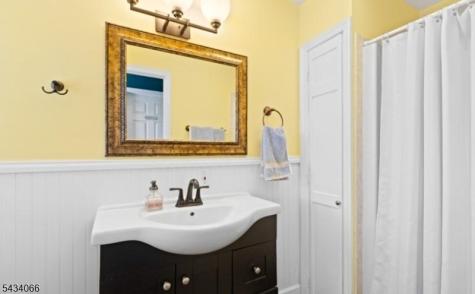 8 Navajo Avenue Parsippany-troy Hills NJ 07034