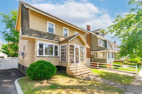 68 Richelieu Place Newark NJ 07106